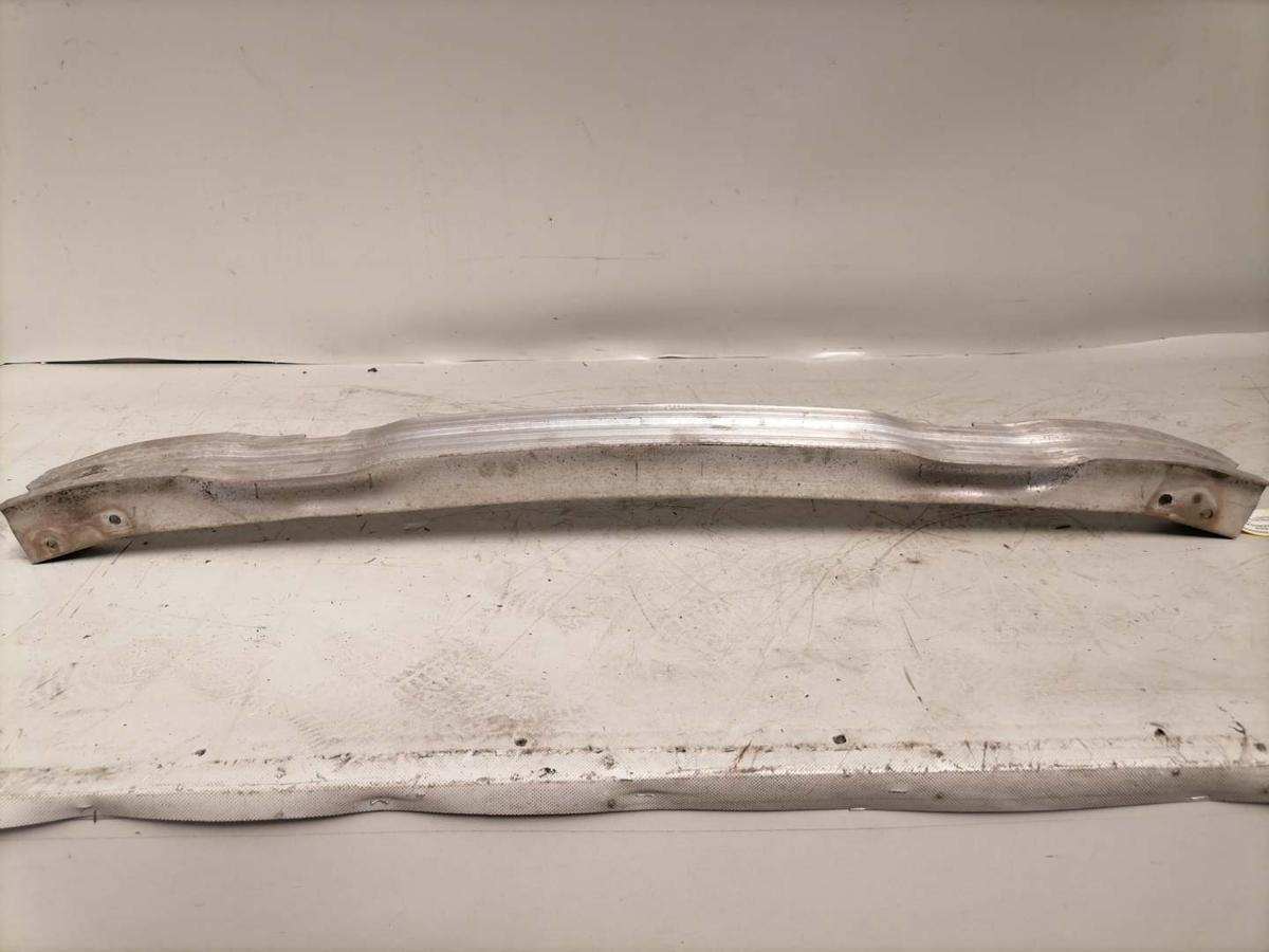 Audi A3 8P original Tr&auml;ger Verst&auml;rkung Sto&szlig;stange Stossf&auml;nger vorn Bj.2011